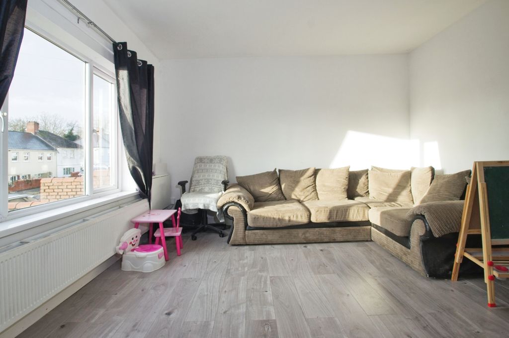 Property photo 3 of 13