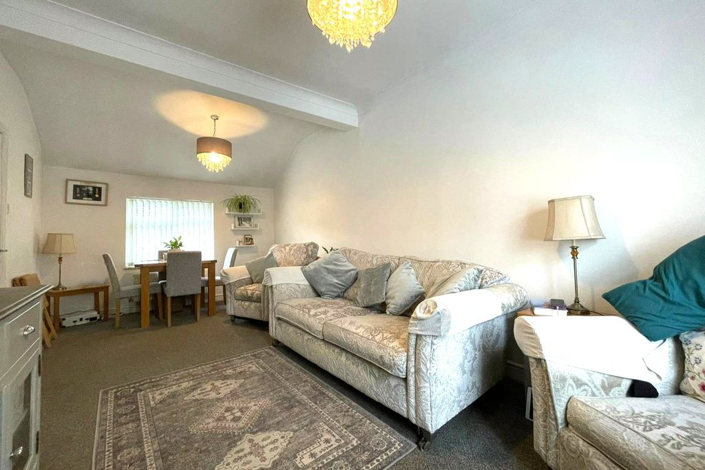 Property photo 2 of 16 Picture No. 26