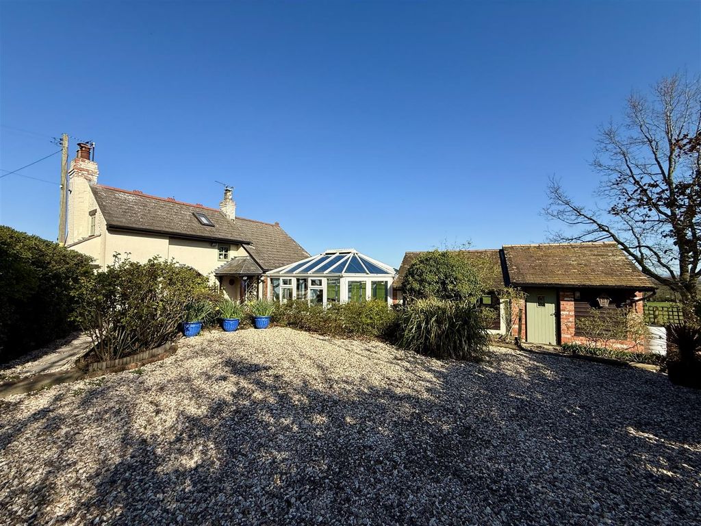 Property photo 1 of 63