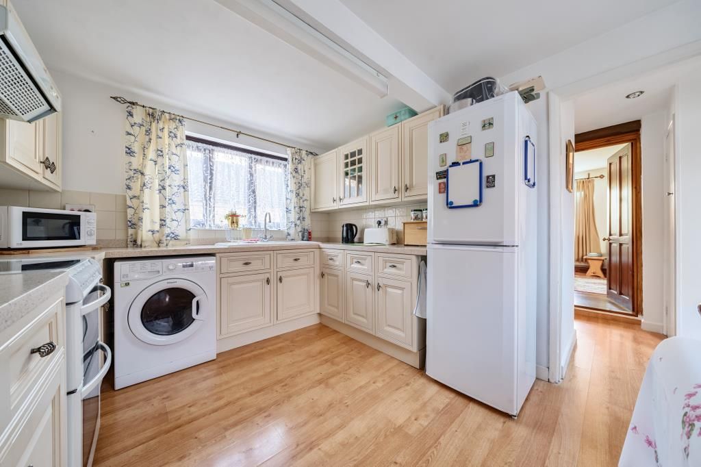 Property photo 3 of 19 Kitchen
