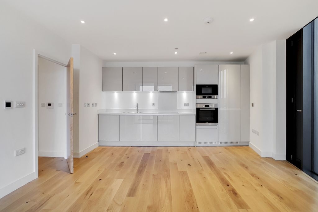 Property photo 3 of 11 6_Kitchen_Recepti...