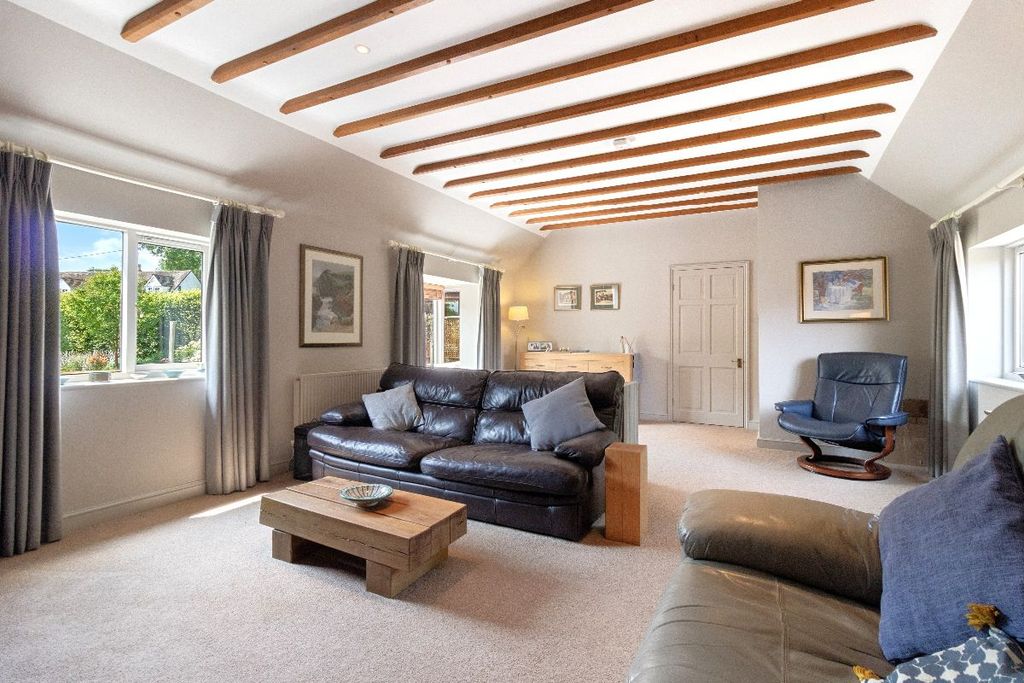 Property photo 3 of 33