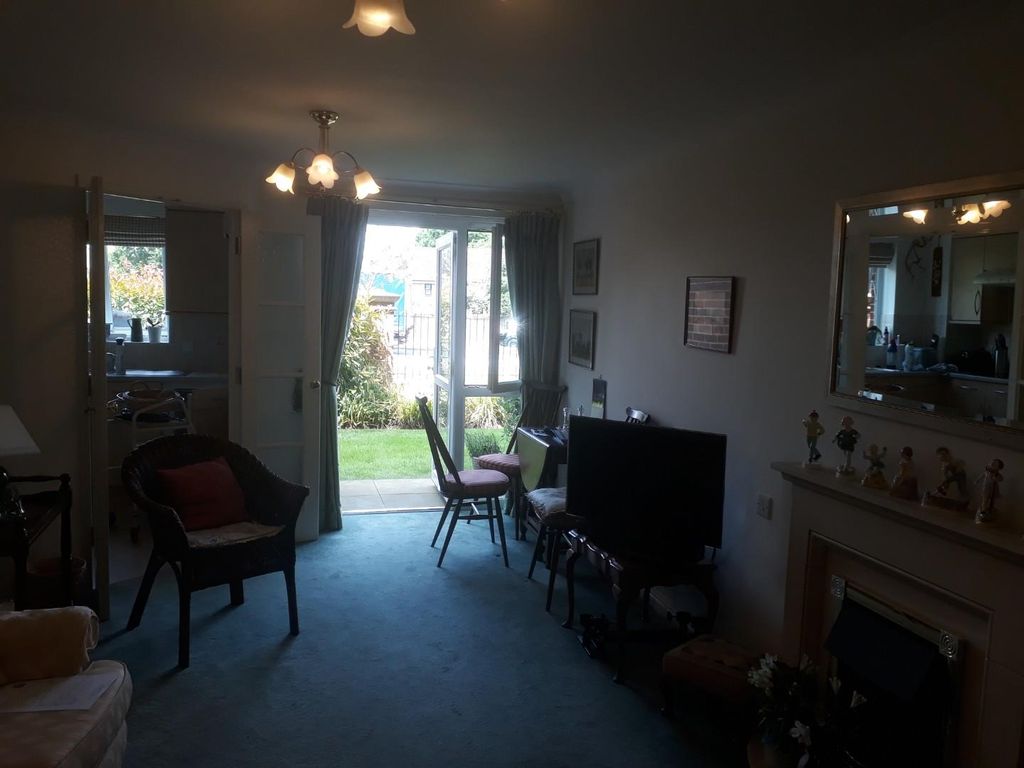 Property photo 3 of 5 Living Room.Jpg