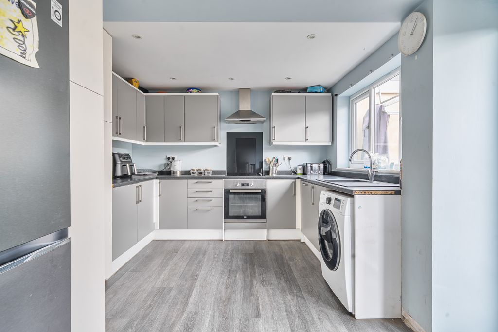 Property photo 2 of 14 1355854668E7c77c96460