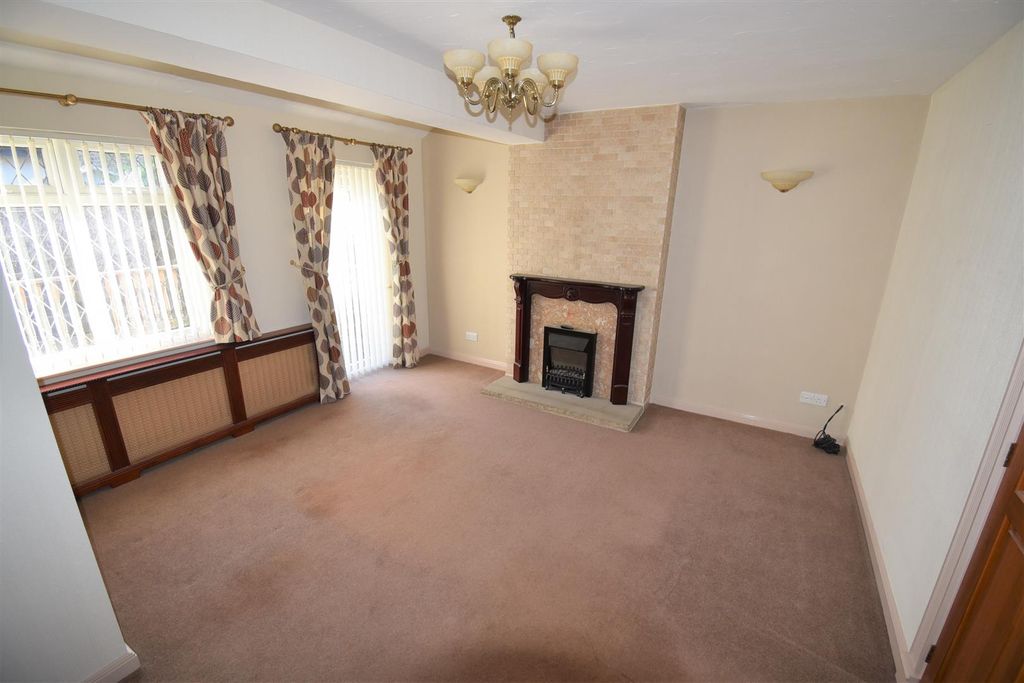 Property photo 3 of 15 Living Room