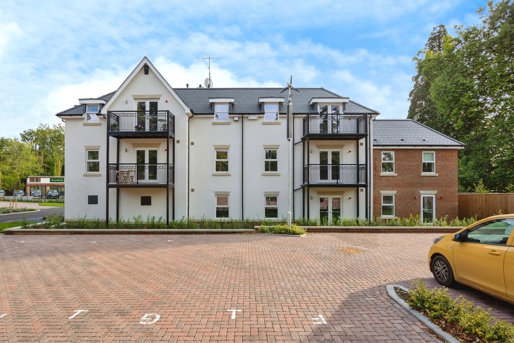 Property photo 2 of 12 Picture No. 10