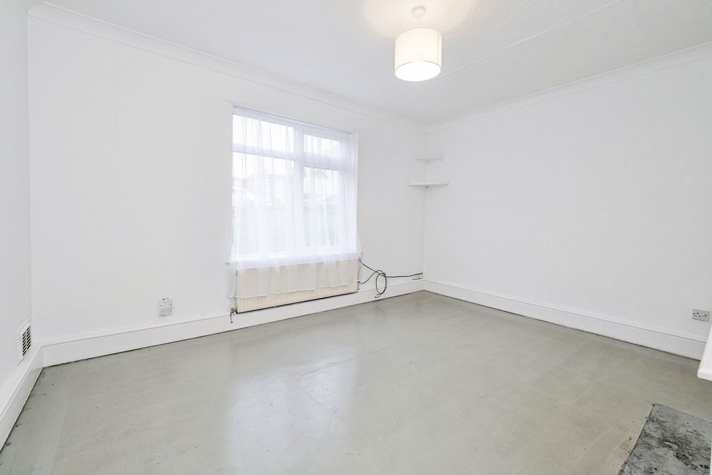 Property photo 3 of 11 Pbox-Img.Jpg