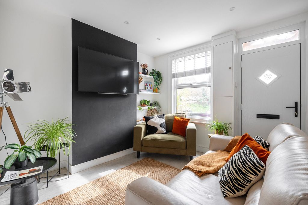 Property photo 2 of 16