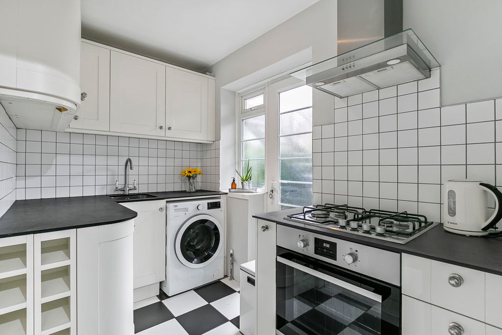 Property photo 3 of 24 Kitchen