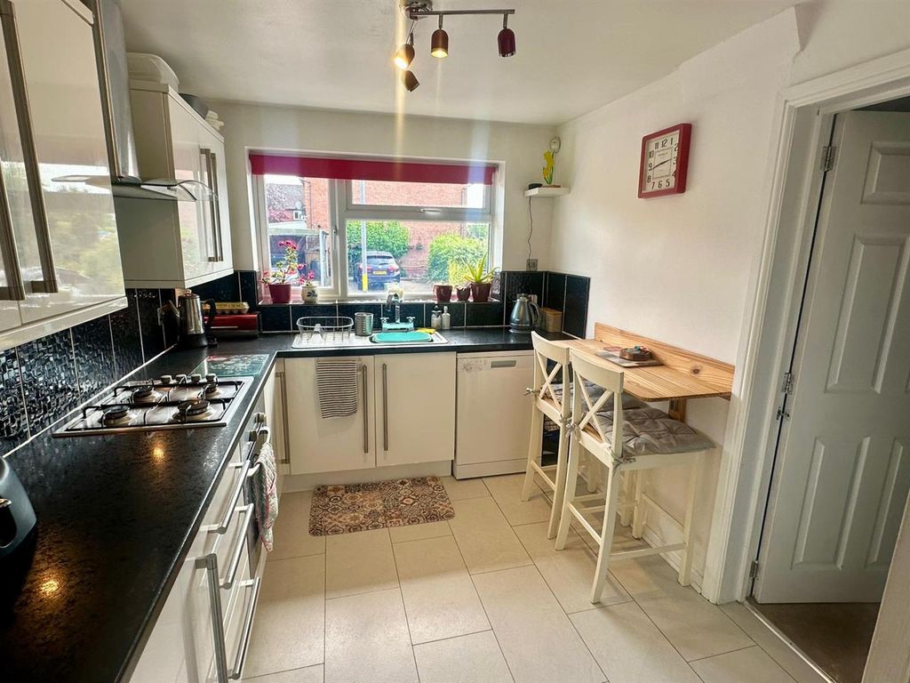 Property photo 3 of 17