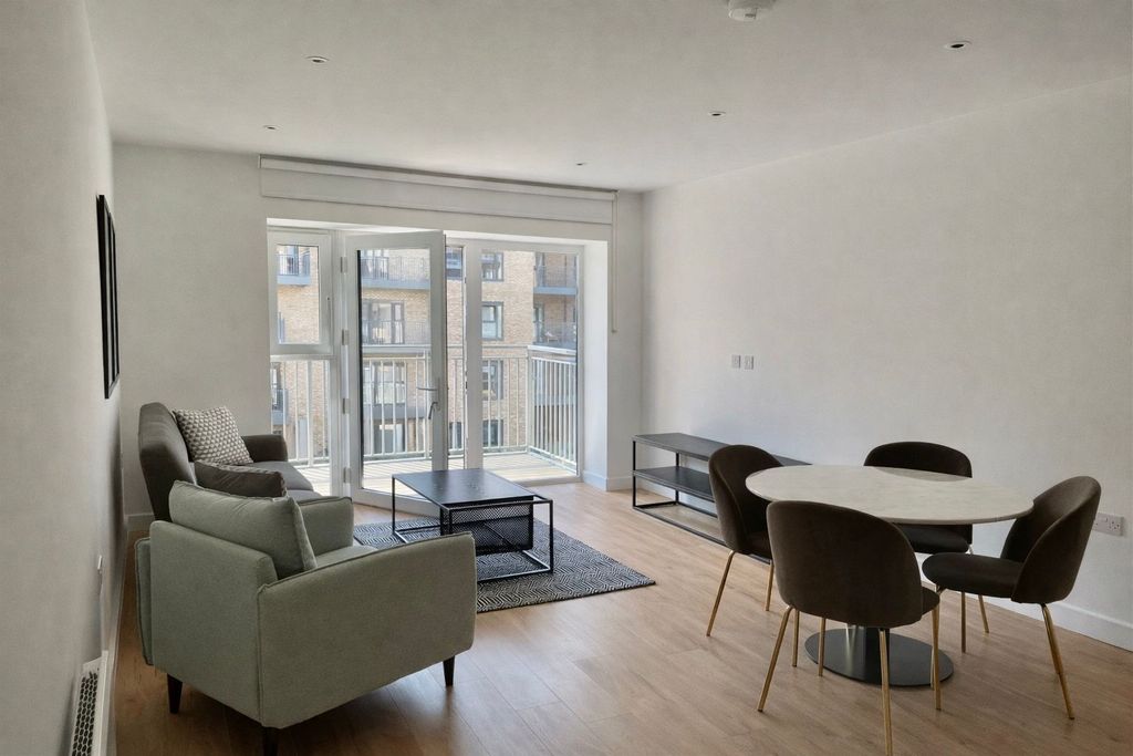 Property photo 2 of 14 Gallery