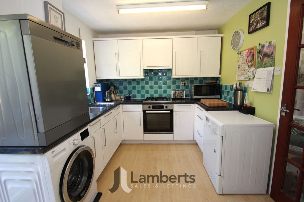 Property photo 3 of 20 Kitchen/Diner
