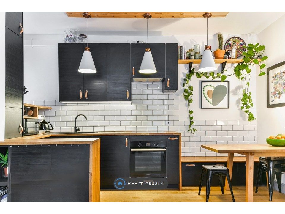 Property photo 1 of 11 Kitchen