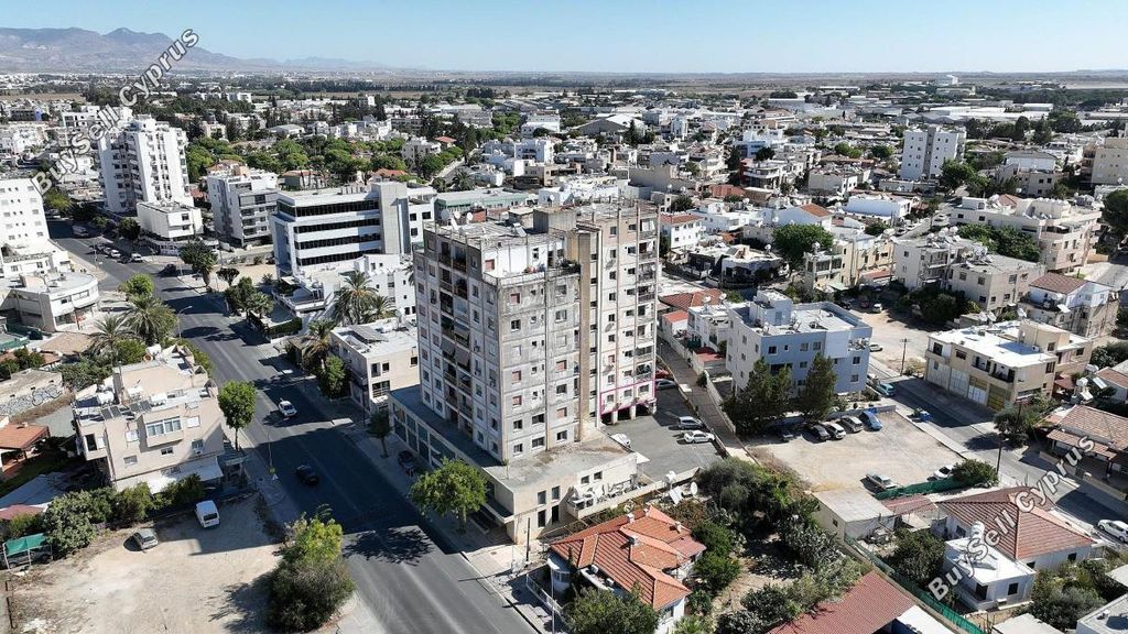 Property photo 3 of 32