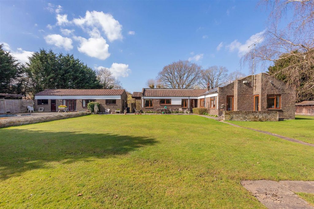 Property photo 2 of 32