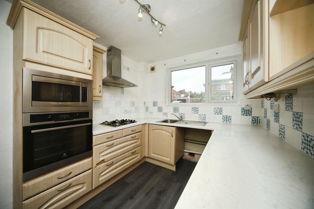 Property photo 2 of 14