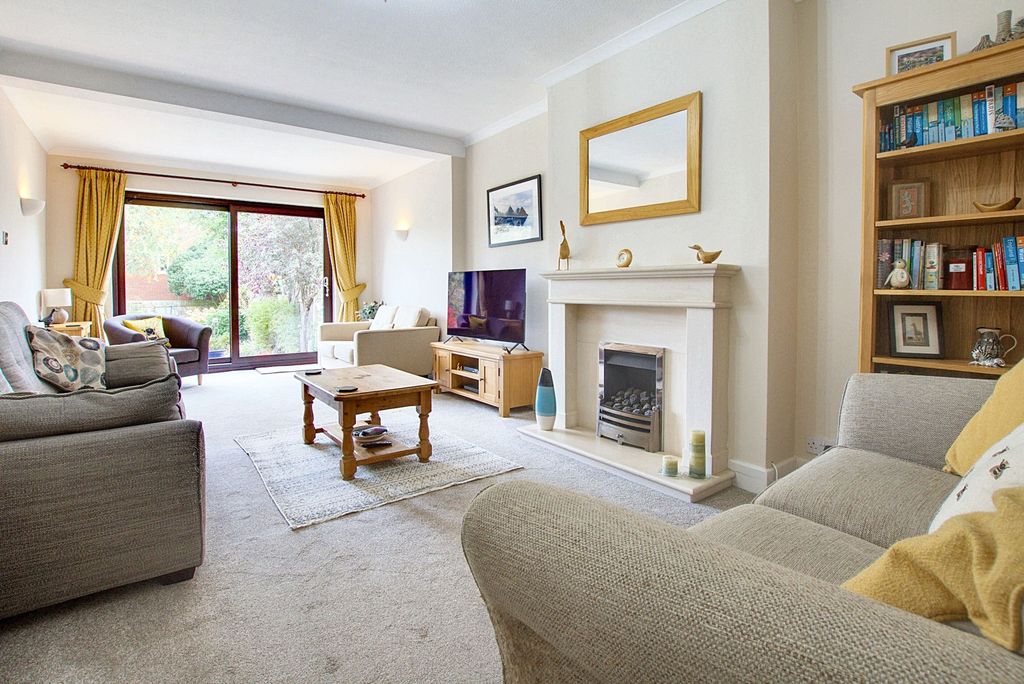 Property photo 2 of 37