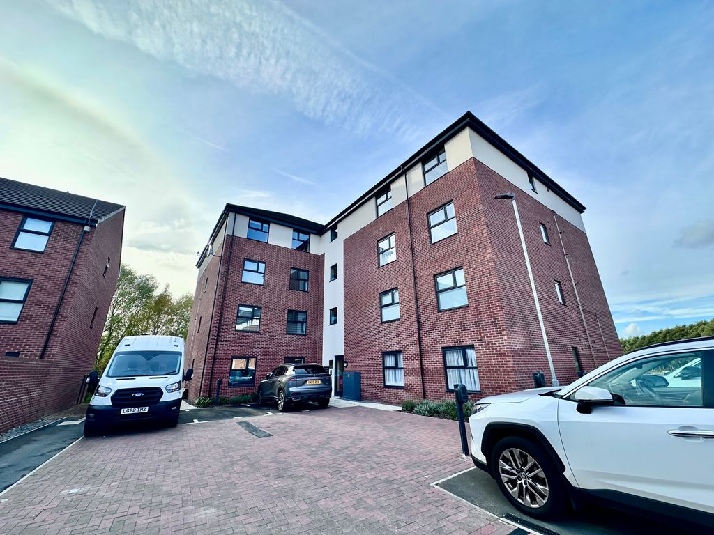 Property photo 2 of 19 Bathroom