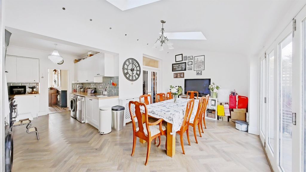 Property photo 1 of 19 Kitchen/Breakfast Room