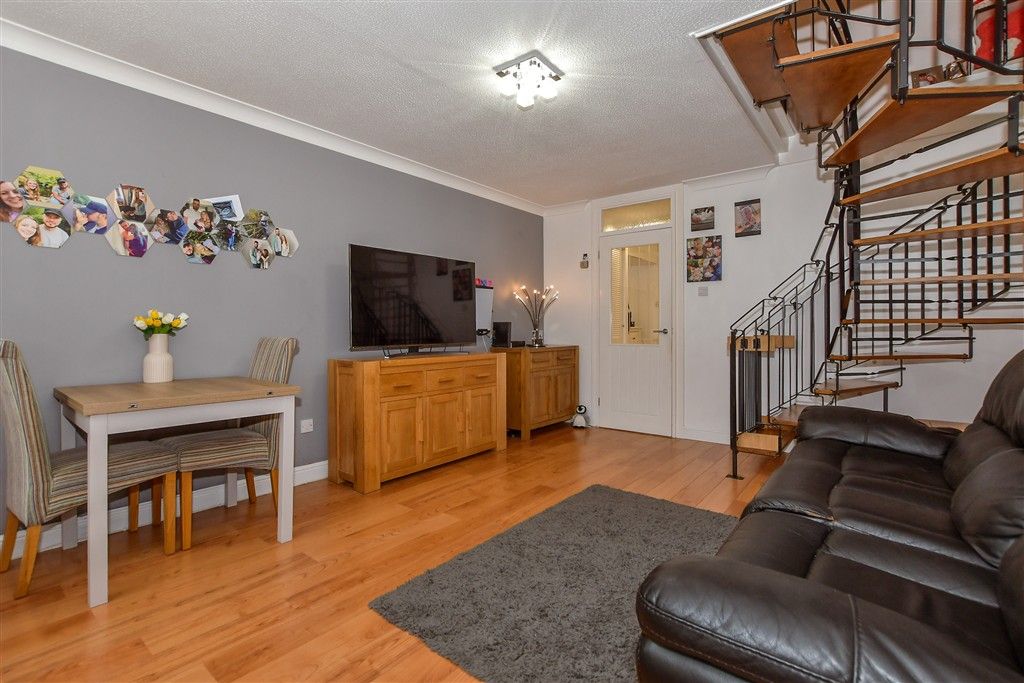 Property photo 3 of 10 Lounge/Diner