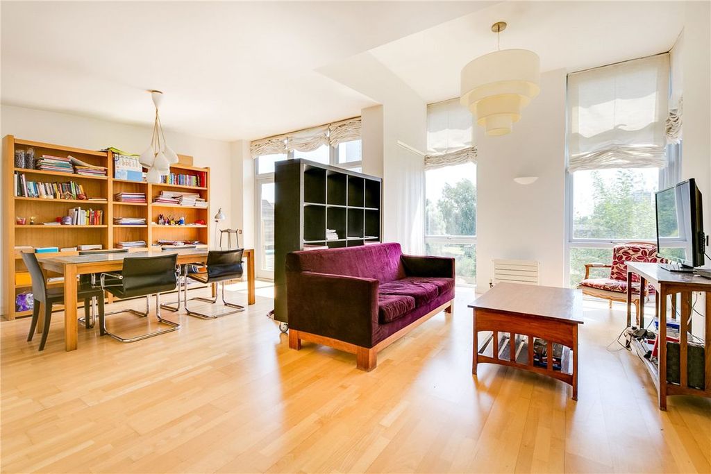 Property photo 2 of 5