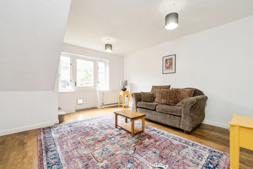Property photo 3 of 16 Photo