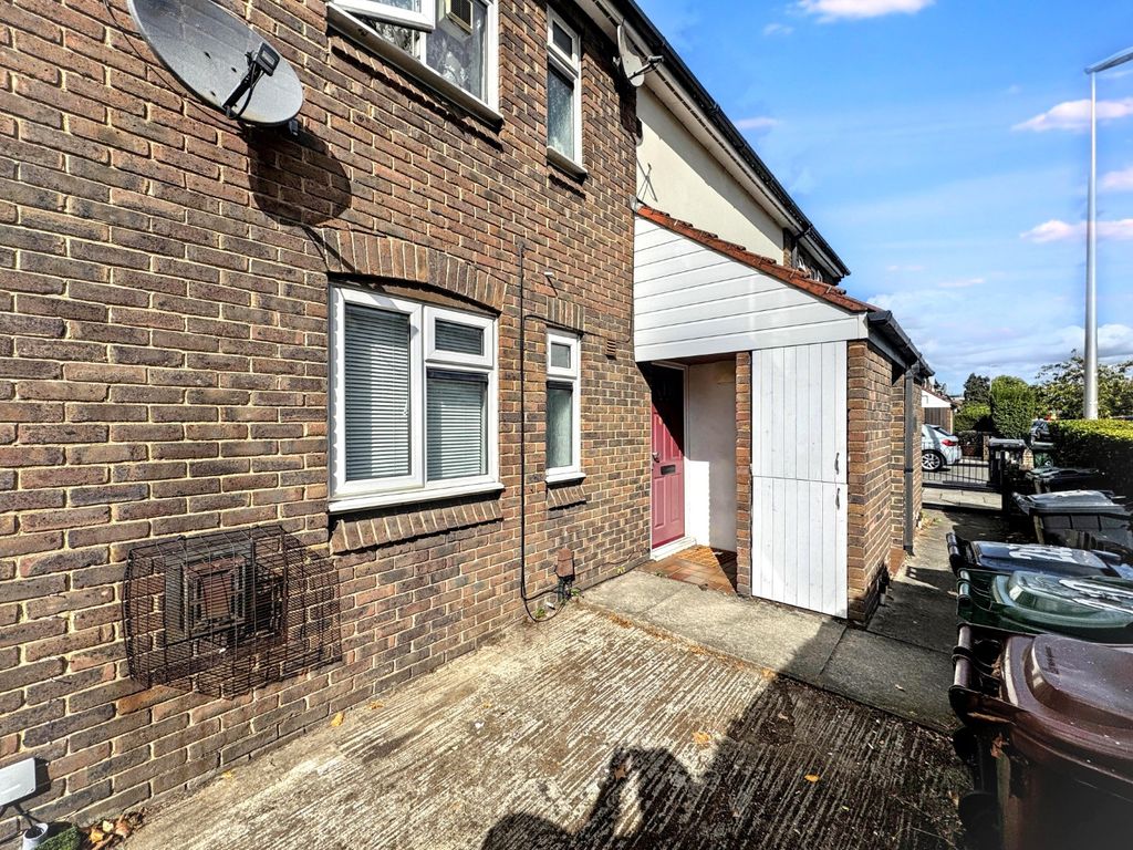 Property photo 2 of 18