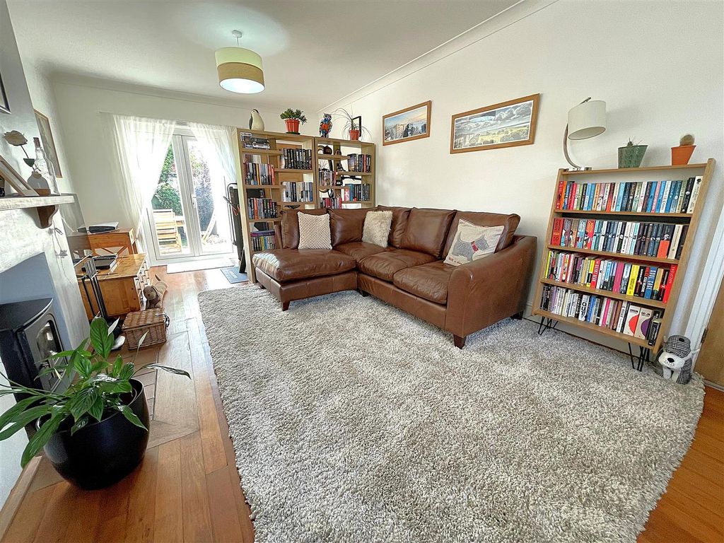 Property photo 3 of 21 16.Jpg