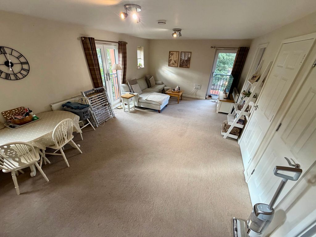 Property photo 2 of 8 Image