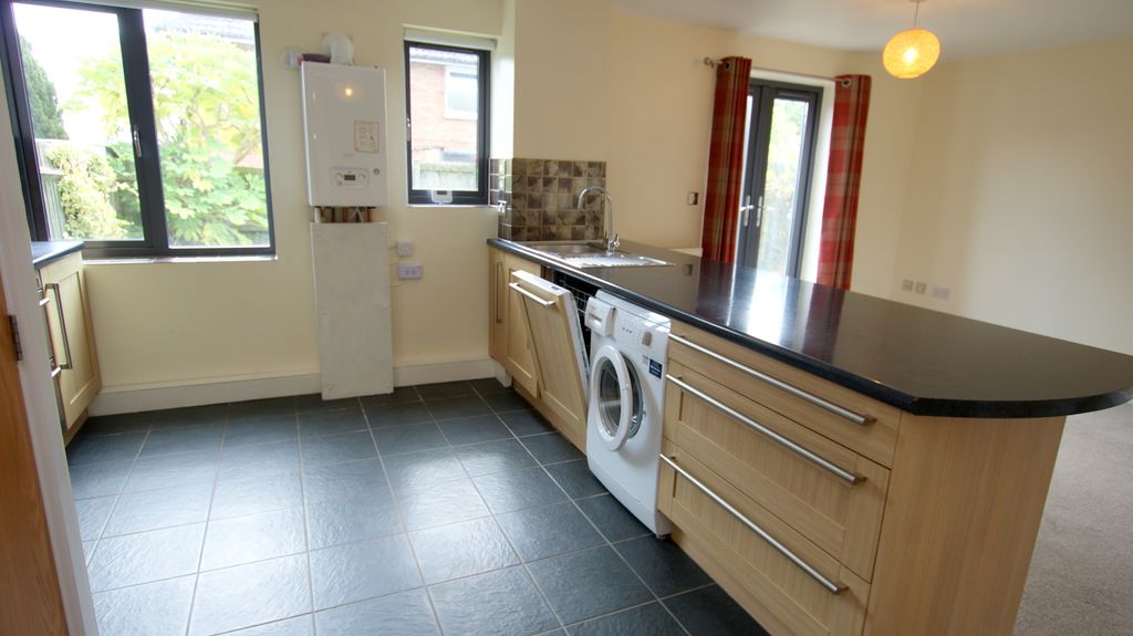 Property photo 3 of 12
