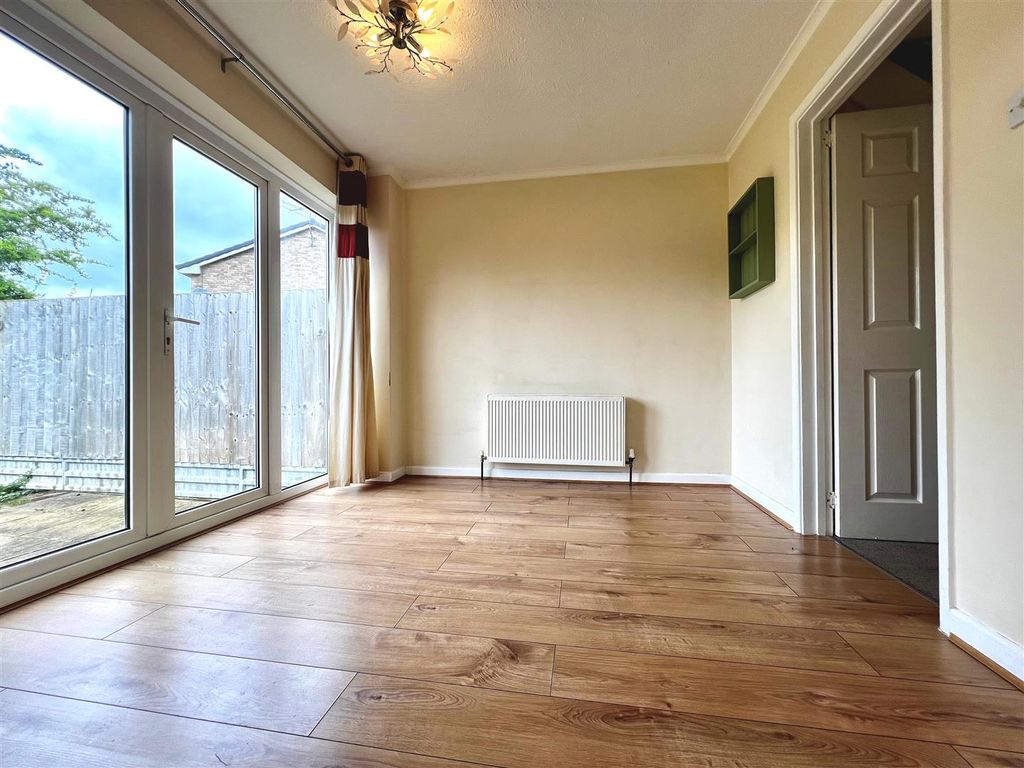 Property photo 2 of 9 Dining Room