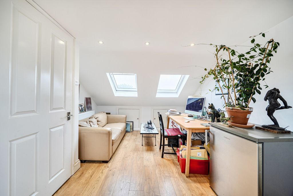 Property photo 2 of 18 1470324-7-6A2014A...