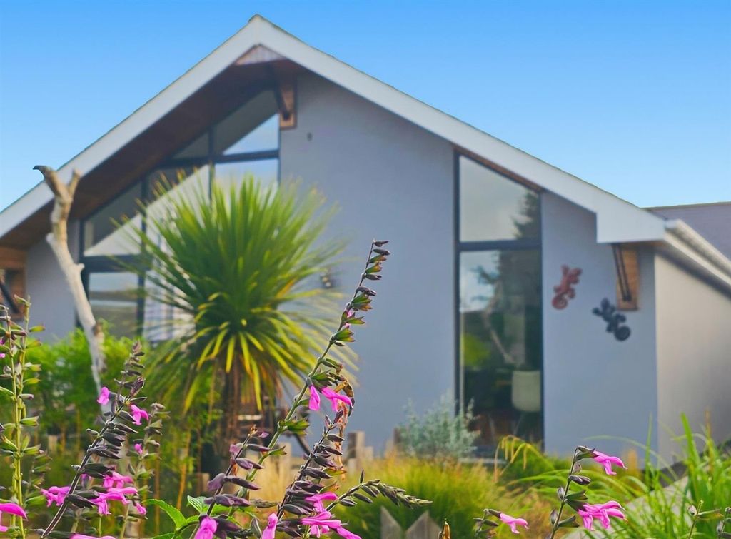 Property photo 2 of 19 Edited Front Shot.Jpg