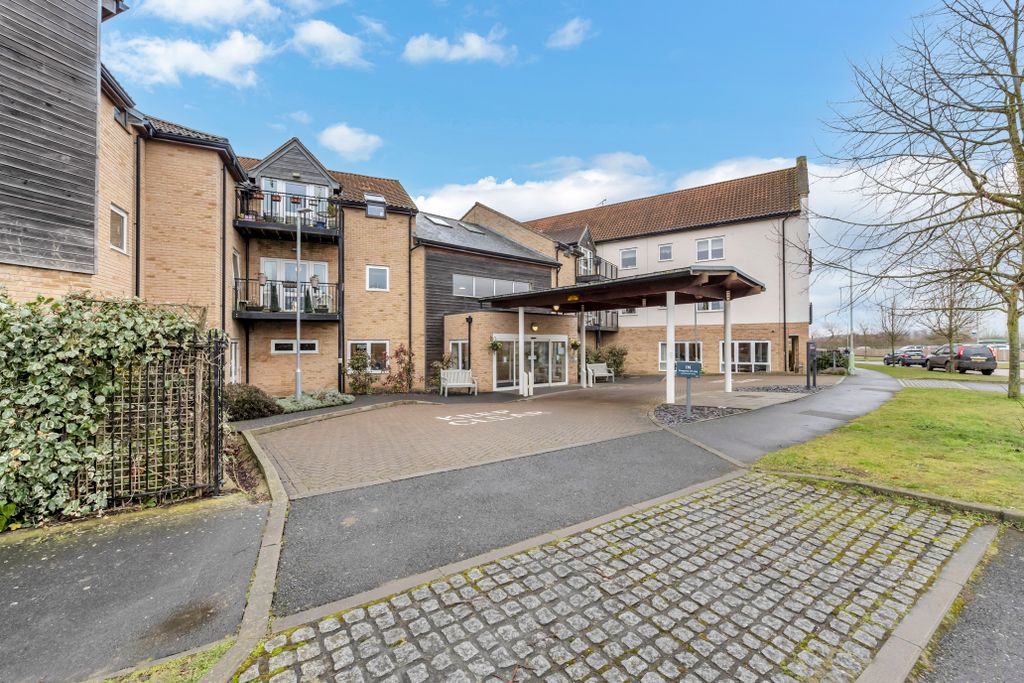 Property photo 2 of 16