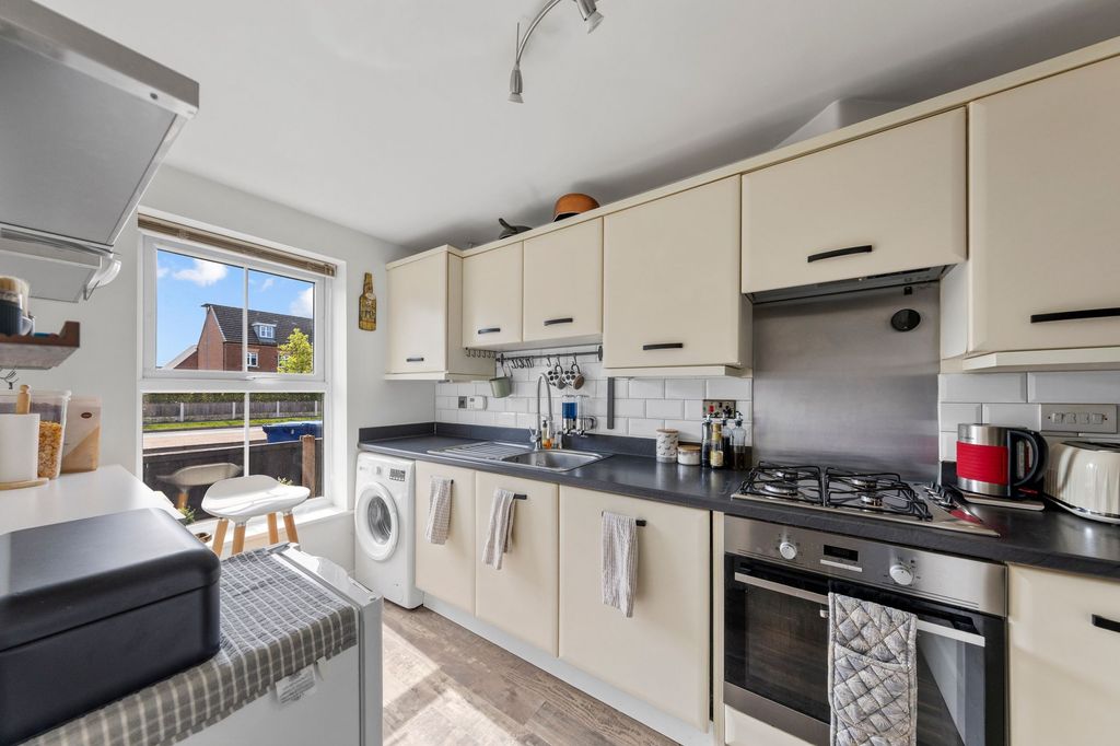 Property photo 3 of 25