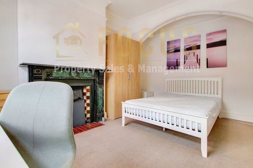 Property photo 3 of 26