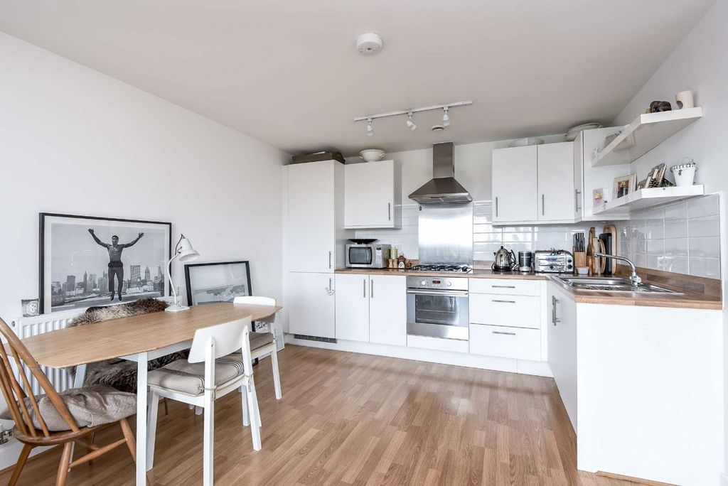 Property photo 3 of 5