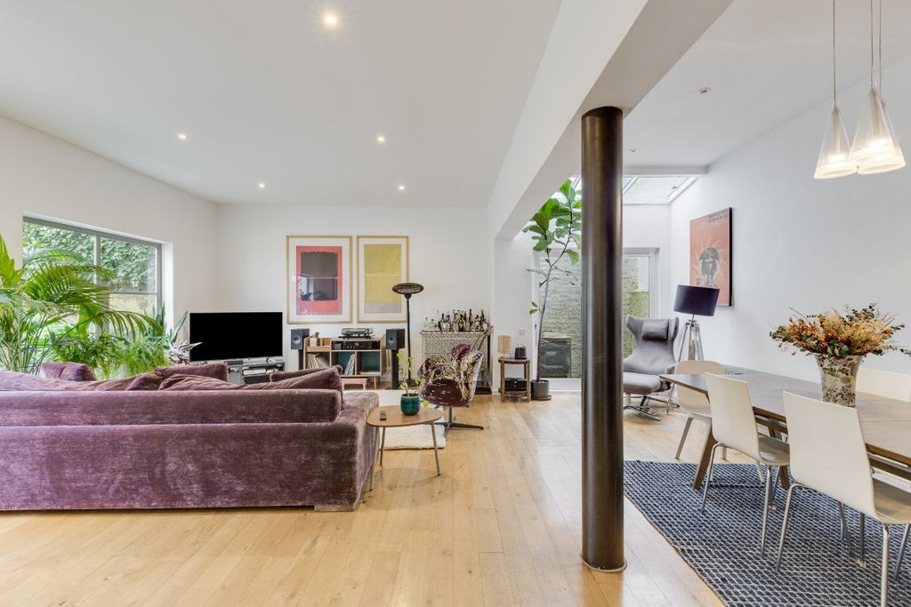 Property photo 2 of 12 Picture No. 05