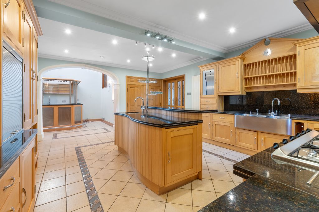 Property photo 2 of 56