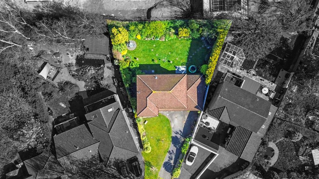 Property photo 2 of 46