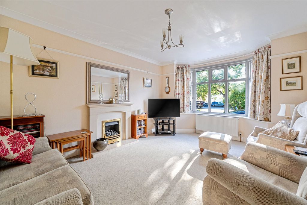 Property photo 3 of 14 Sitting Room