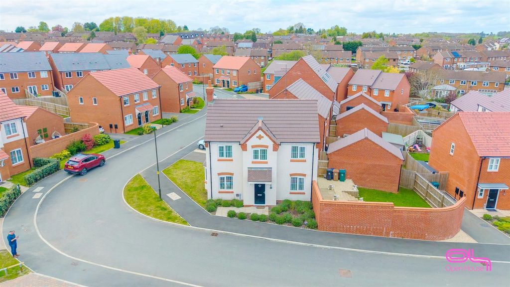 Property photo 3 of 30 Holden Drive (2).Jpg