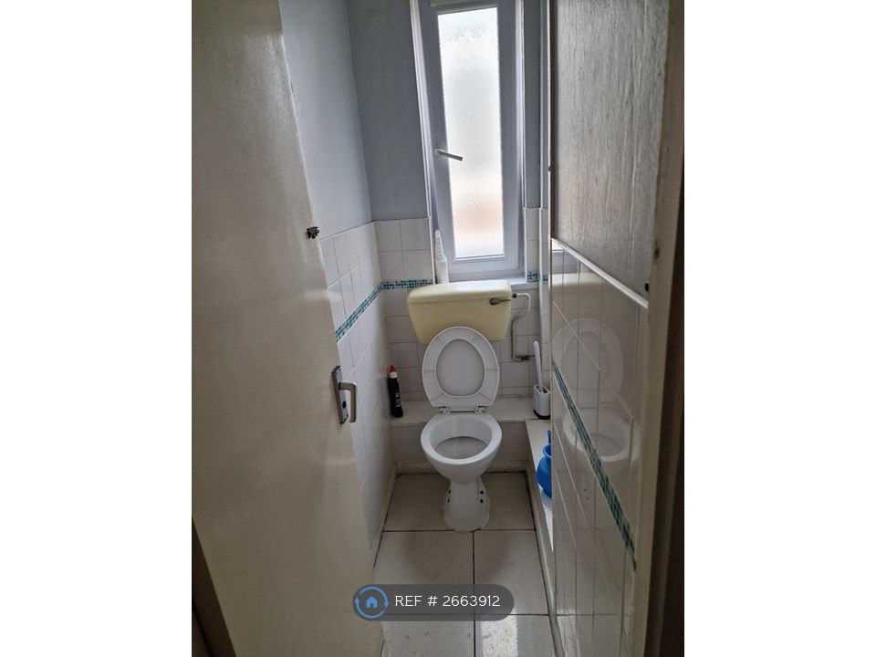 Property photo 3 of 5