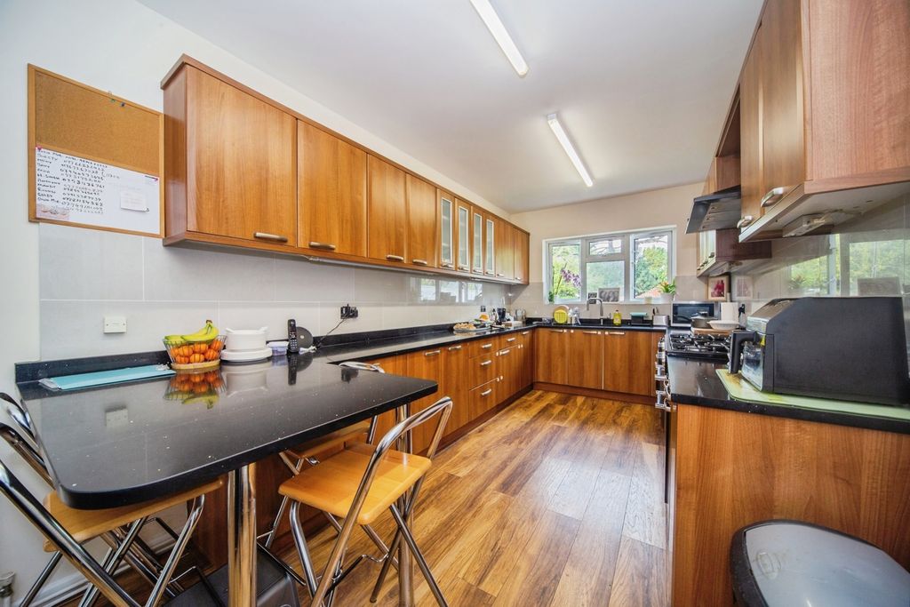 Property photo 3 of 20 Pbox-Img.Jpg