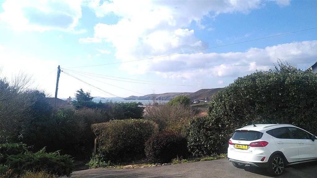 Property photo 2 of 20 Picture No. 23