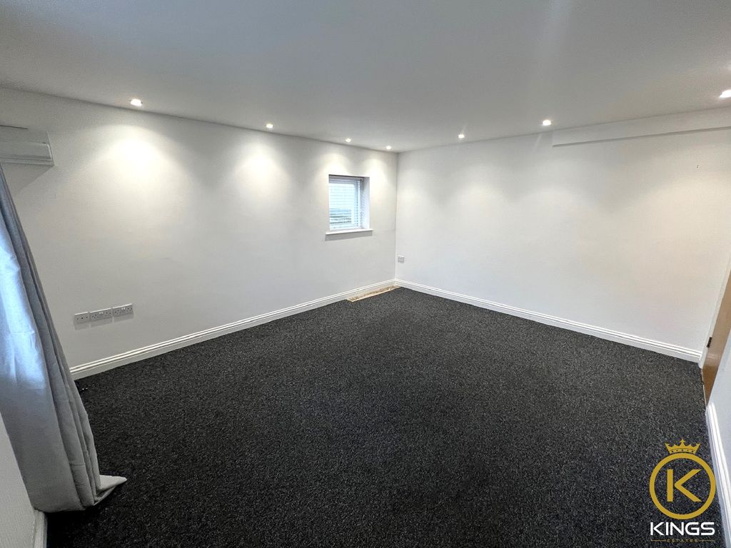 Property photo 2 of 7 5