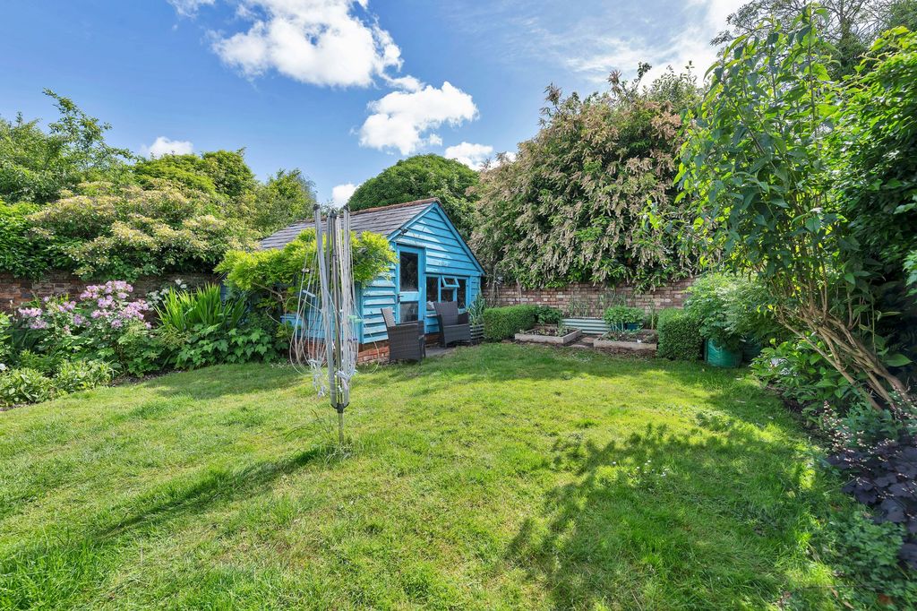 Property photo 2 of 20