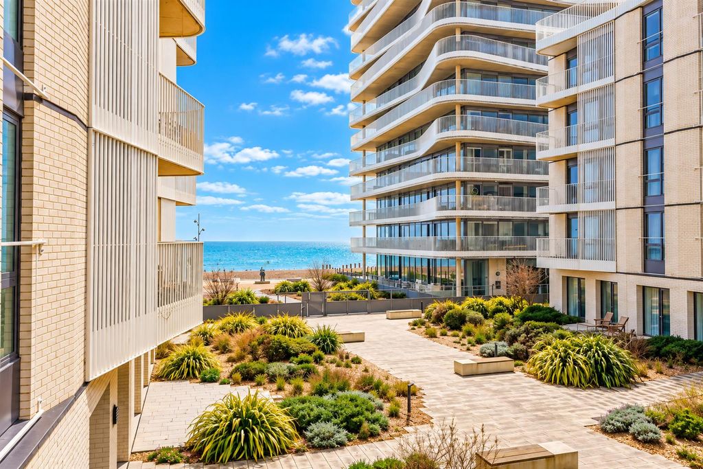 Property photo 1 of 12 Da2F8851-51Df-4B89-8B8E-517Ac714c32d.Png