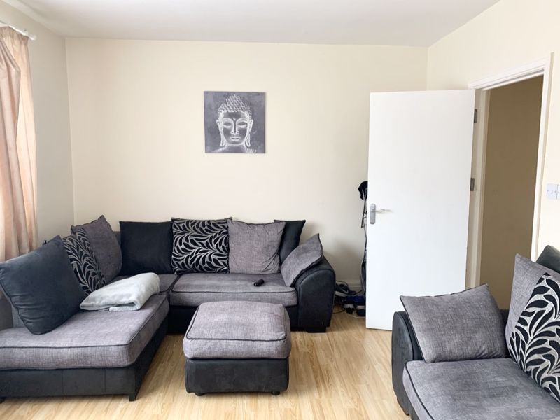 Property photo 3 of 8 Photo 7