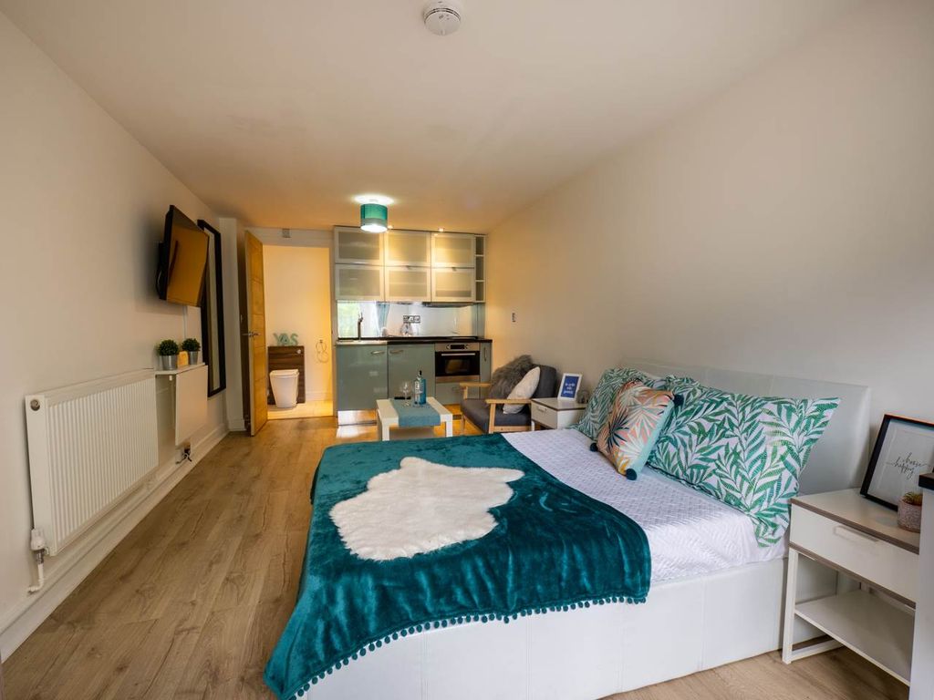 Property photo 2 of 12 2Apt_1_Giles_Lane_Canterbury-1